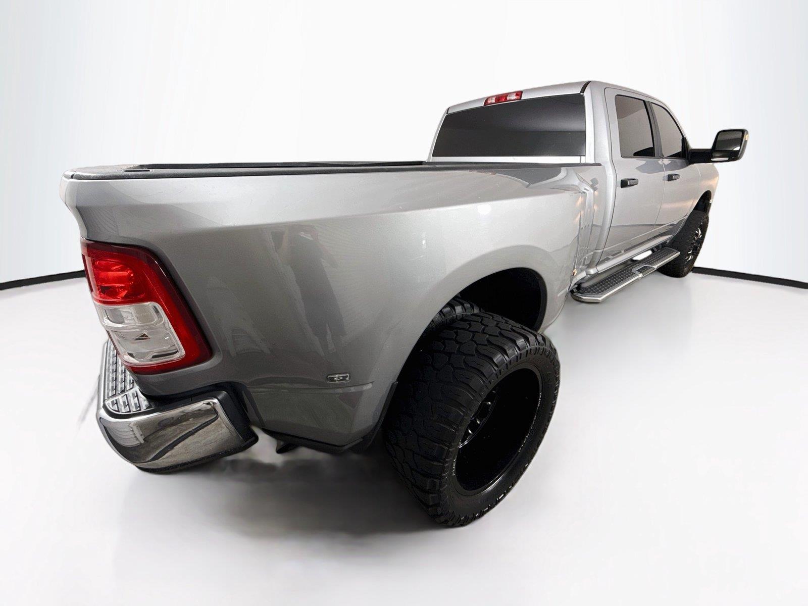 2023 Ram 3500 photo 5