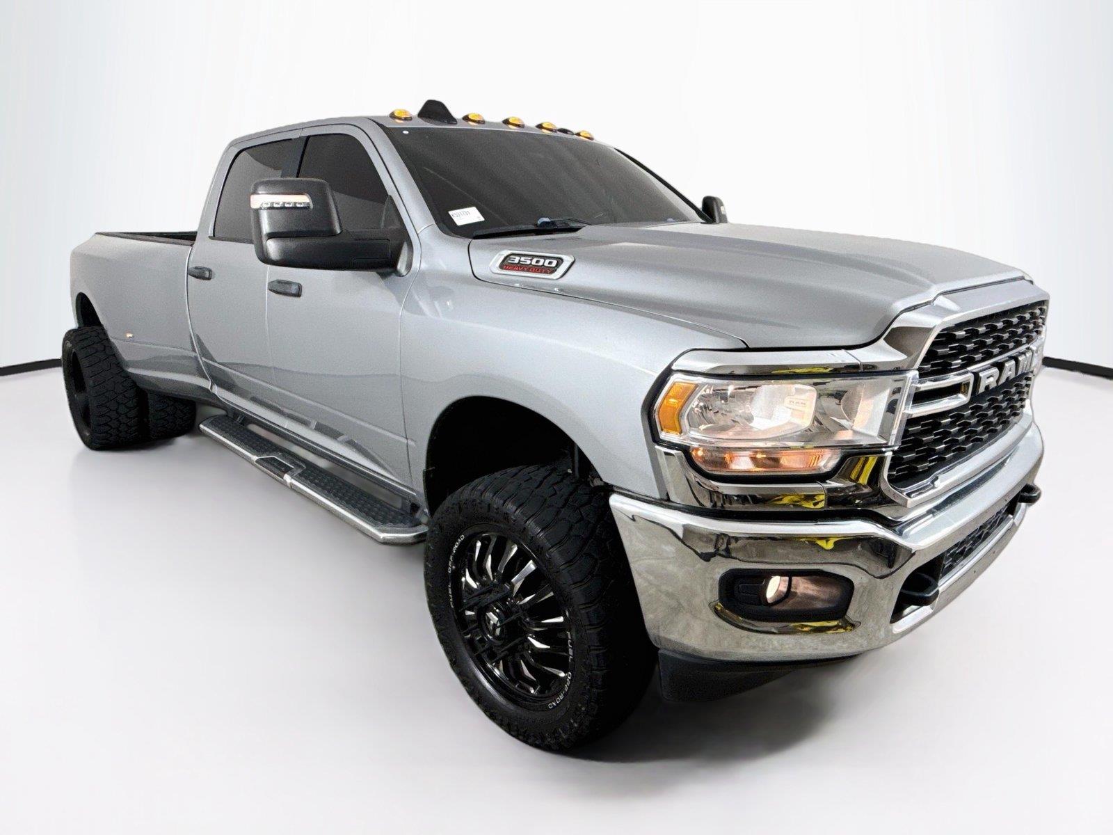 2023 Ram 3500 photo 7