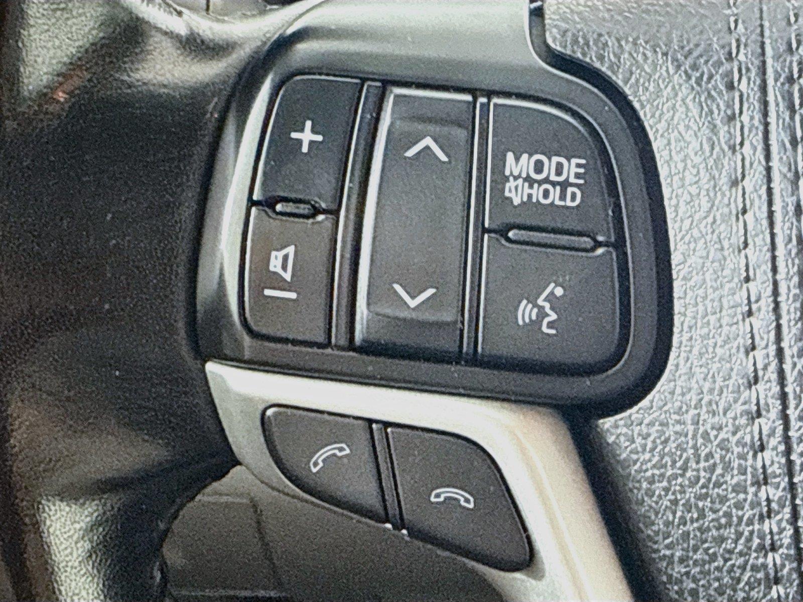 2017 Toyota Highlander photo 12