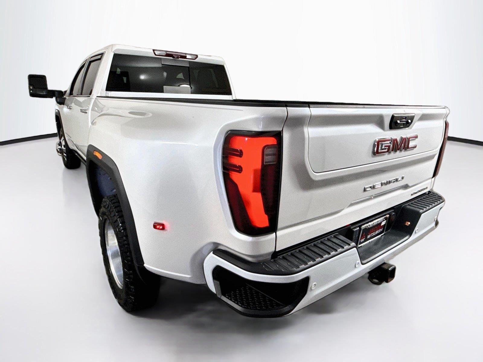 2024 GMC Sierra 3500HD photo 3