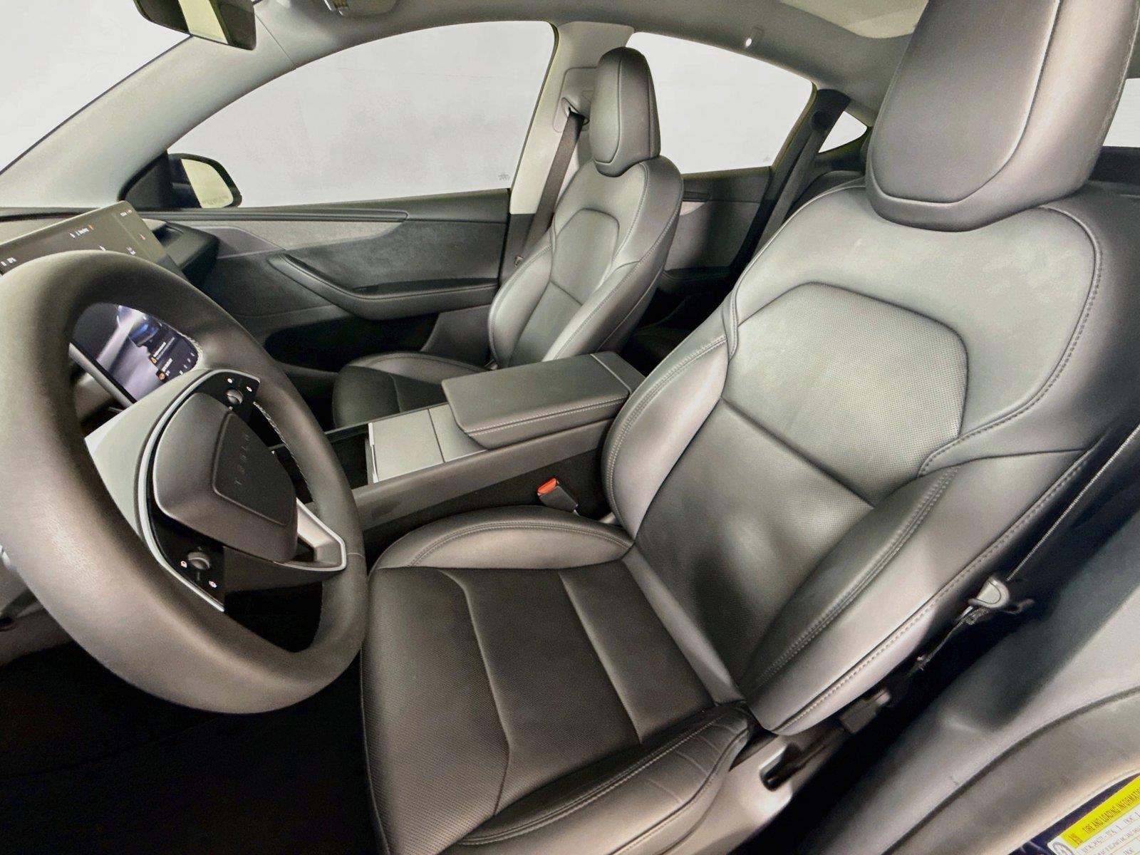 2026 Tesla Model Y photo 11