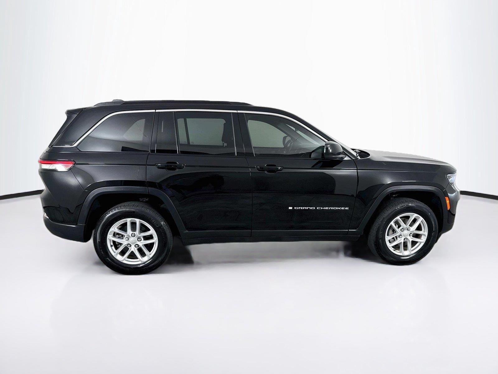 2025 Jeep Grand Cherokee photo 7