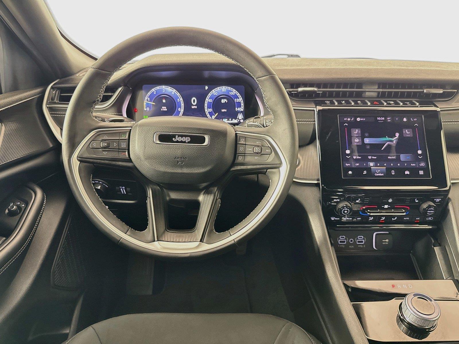 2025 Jeep Grand Cherokee photo 12