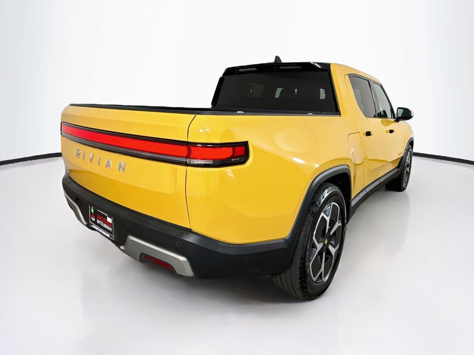 2023 Rivian R1T photo 6