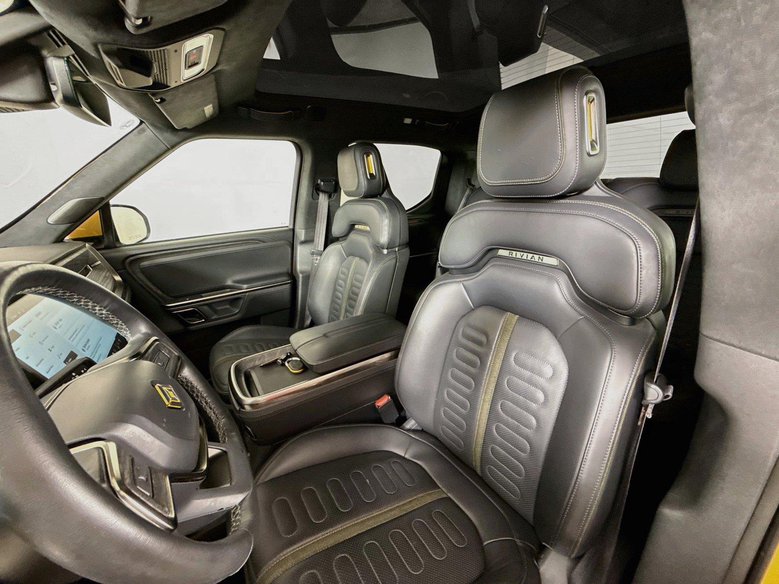 2023 Rivian R1T photo 11
