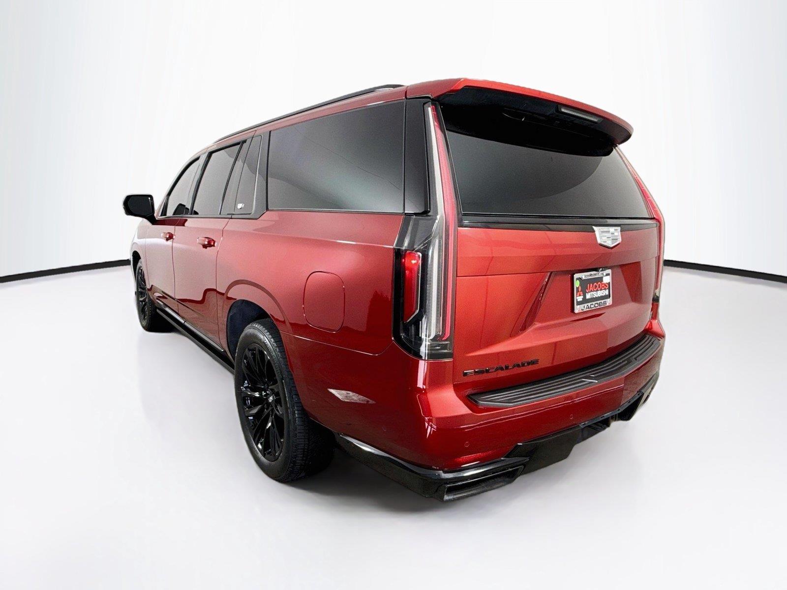 2023 Cadillac Escalade ESV photo 3