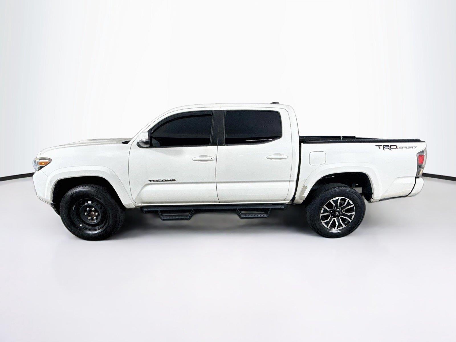 2020 Toyota Tacoma photo 2