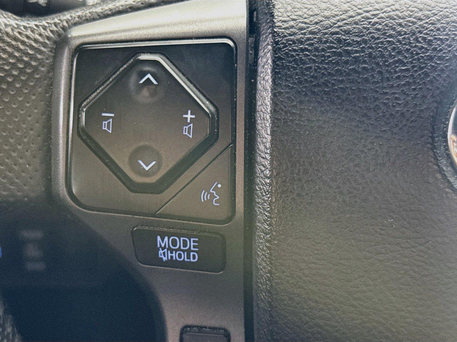 2020 Toyota Tacoma photo 9