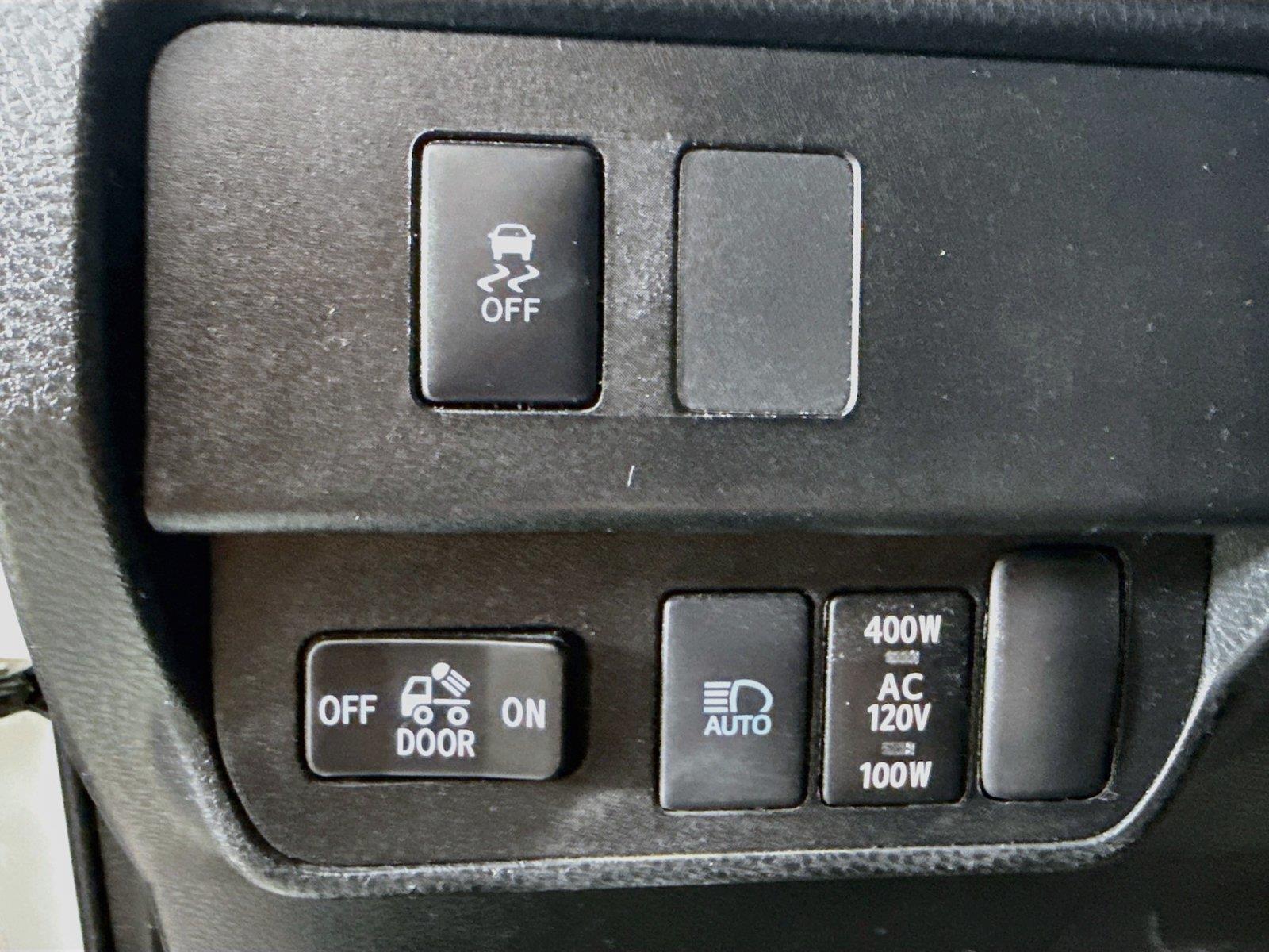2020 Toyota Tacoma photo 11
