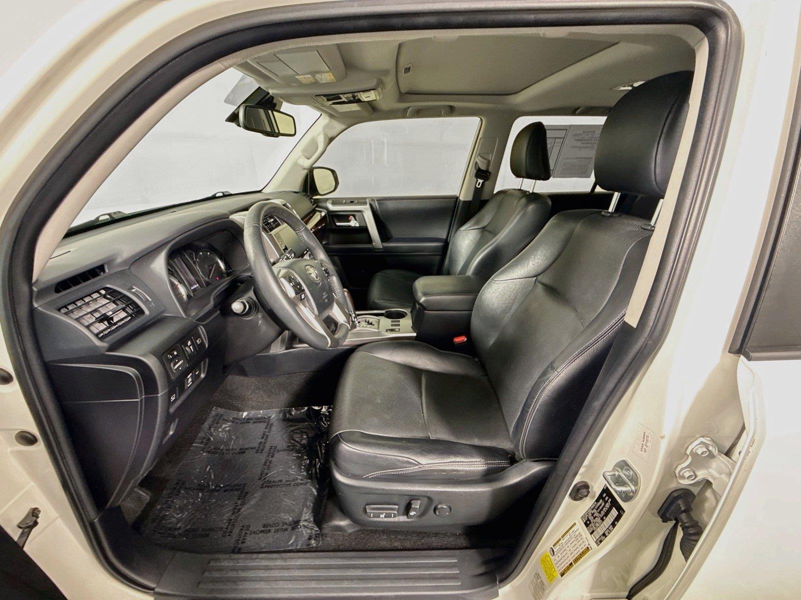 2022 Toyota 4Runner photo 2