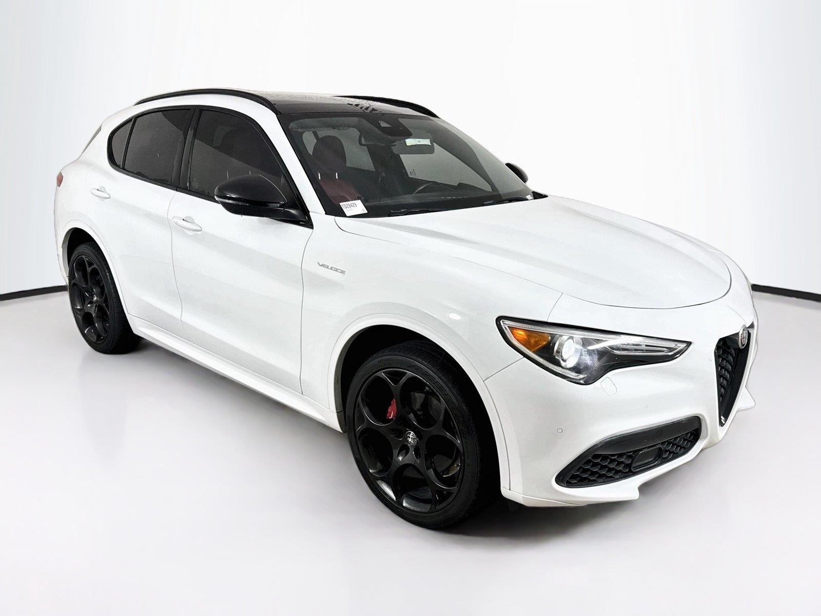 2022 Alfa Romeo Stelvio photo 7