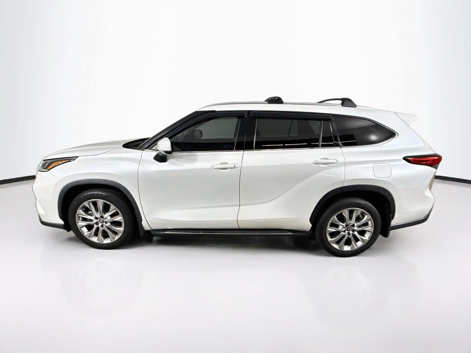 2023 toyota Highlander photo 2