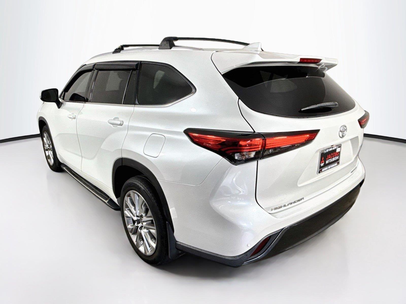 2023 toyota Highlander photo 3