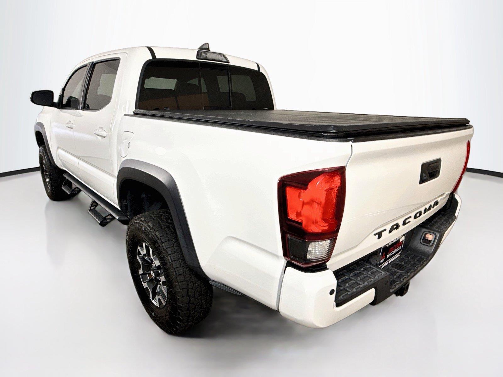 2018 Toyota Tacoma photo 3