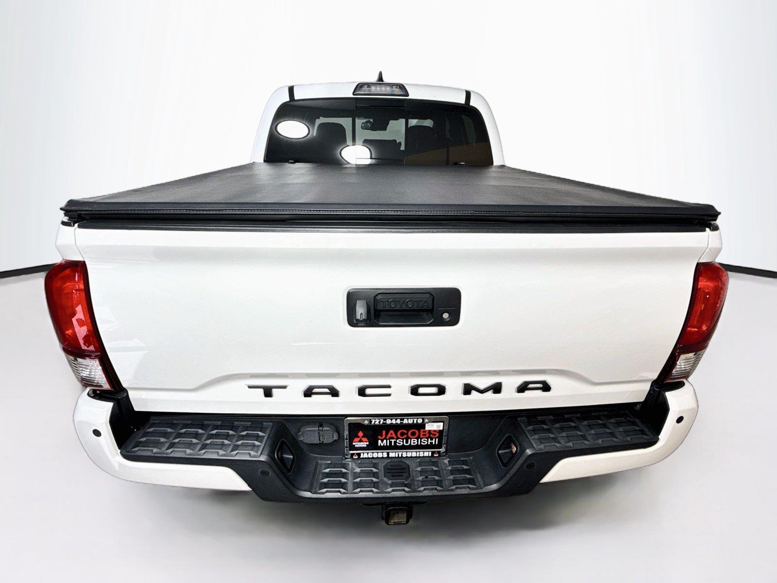 2018 Toyota Tacoma photo 4