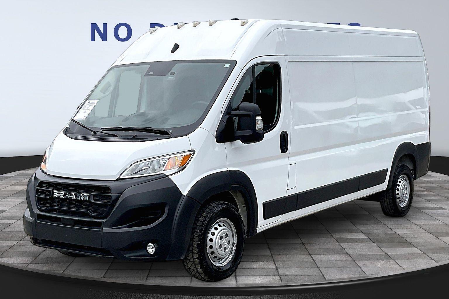 Bright White Clearcoat 2025 RAM ProMaster 2500 Tradesman 159 High Roof Cargo Van FWD Van Front-Wheel Drive 9-Speed Automatic