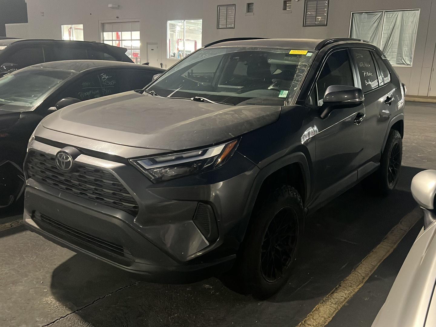 View vehicle photo 2