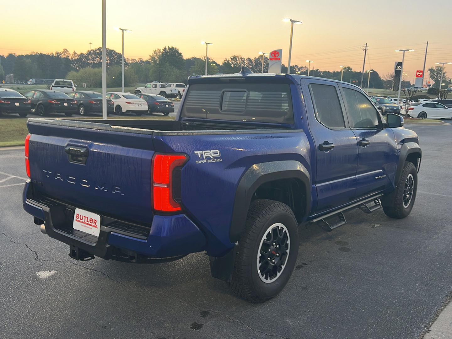 View vehicle photo 6