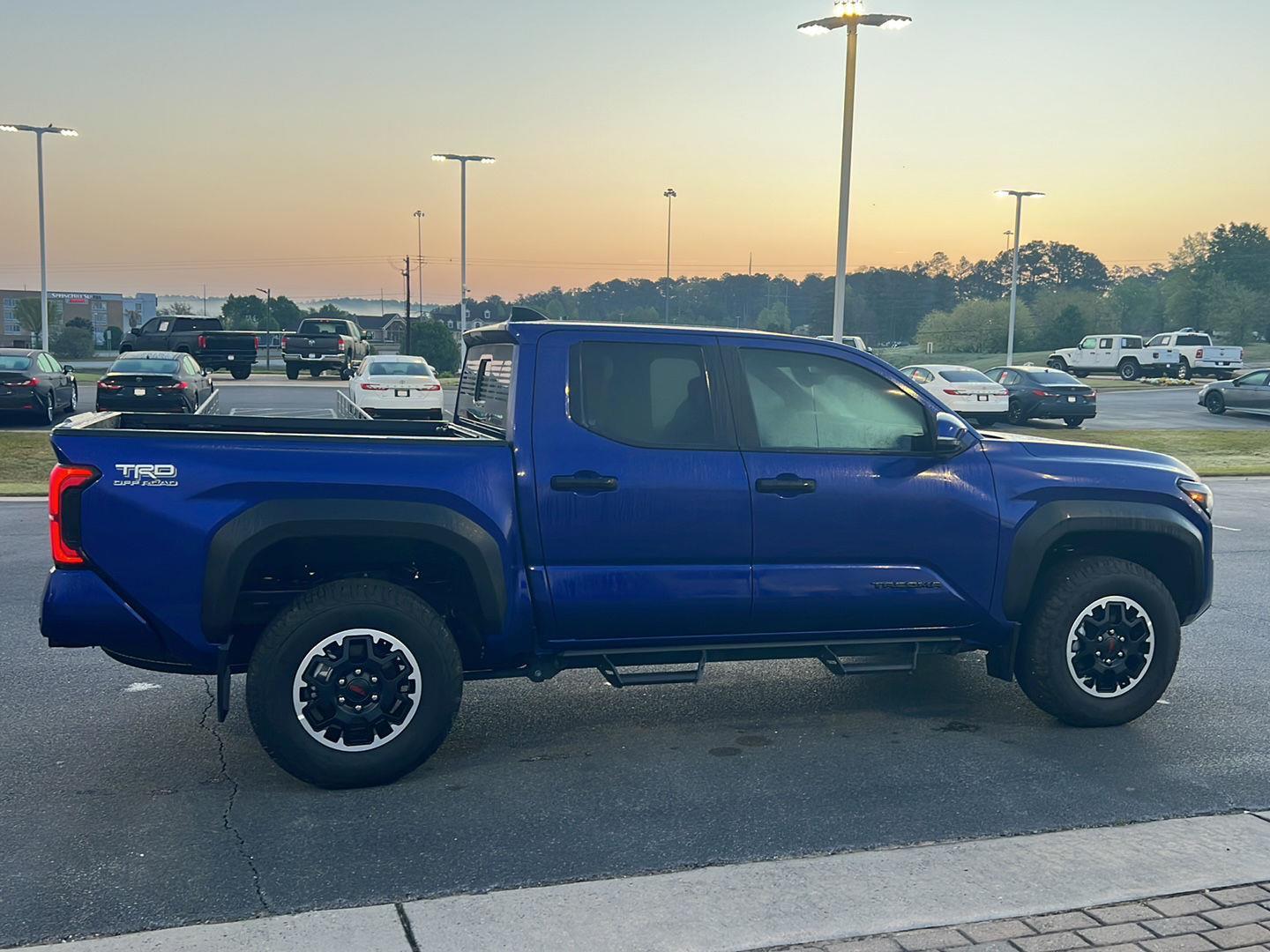 View vehicle photo 7