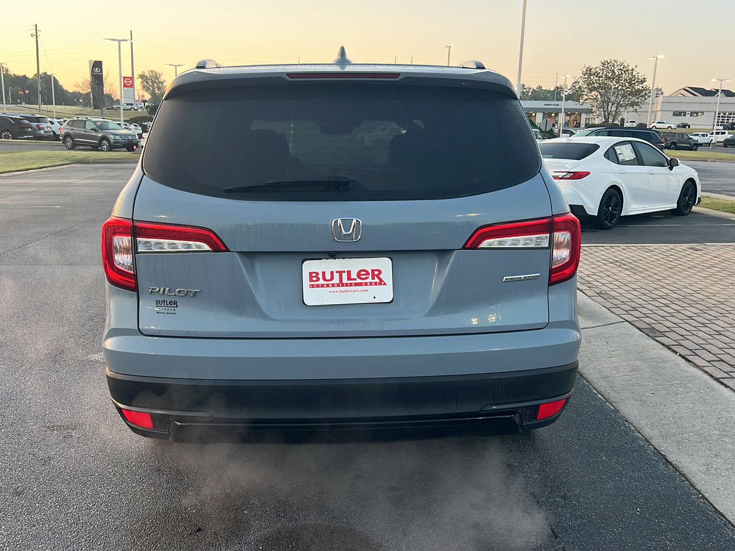 View vehicle photo 5