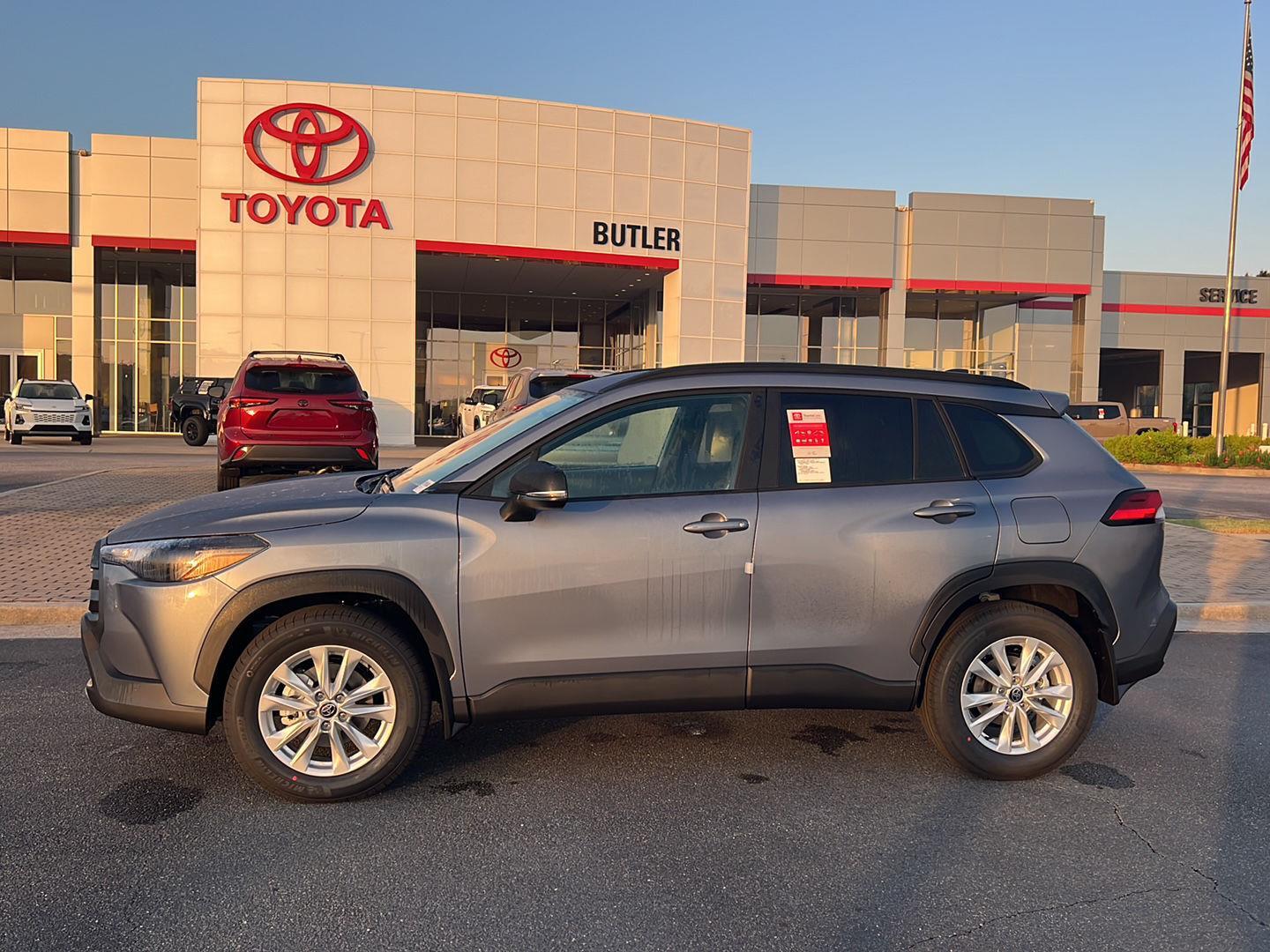 View vehicle photo 3