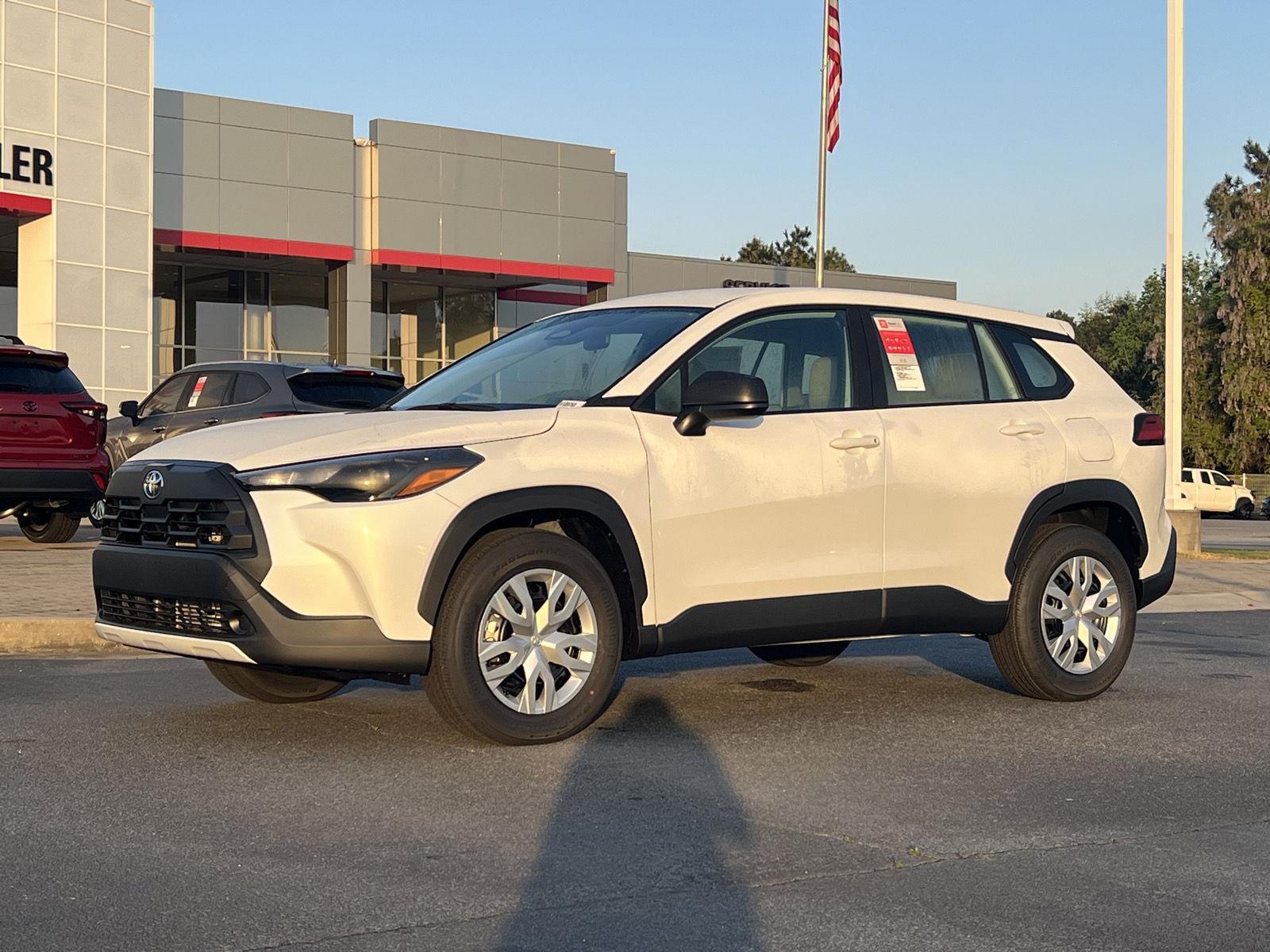 White (Wind Chill Pearl) 2026 Toyota Corolla Cross L FWD SUV / Crossover Front-Wheel Drive Continuously Variable Transmission