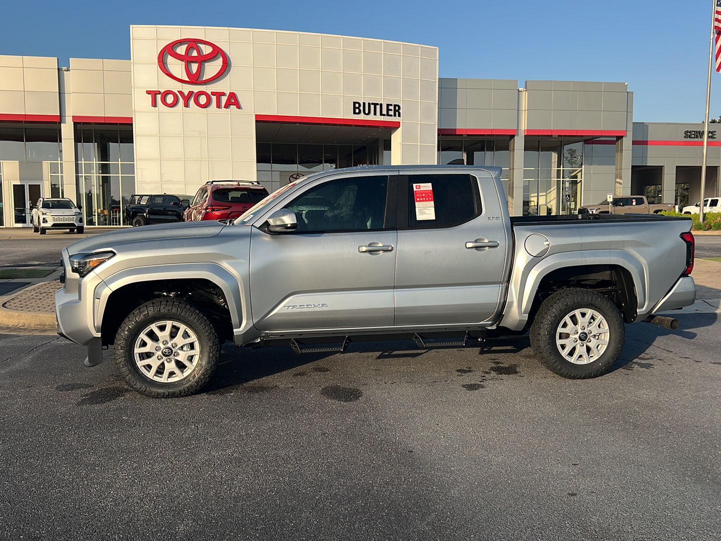 View vehicle photo 3