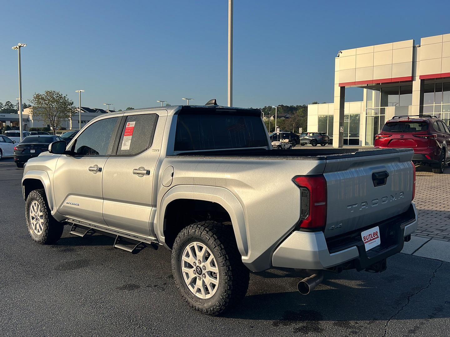 View vehicle photo 4