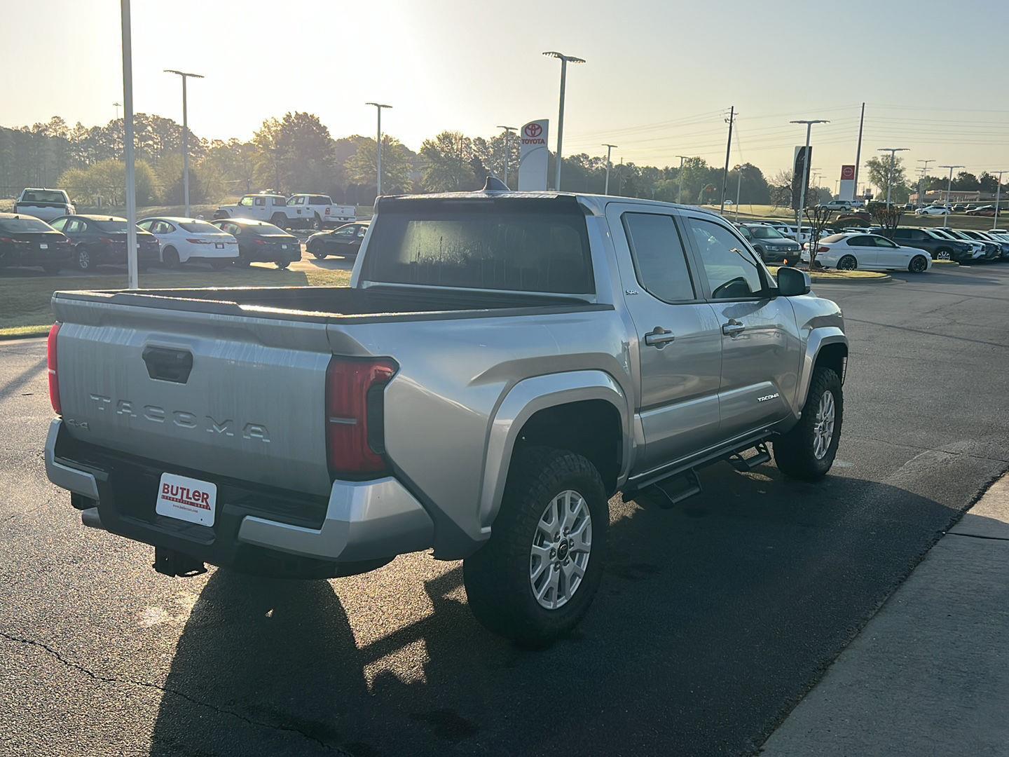 View vehicle photo 6