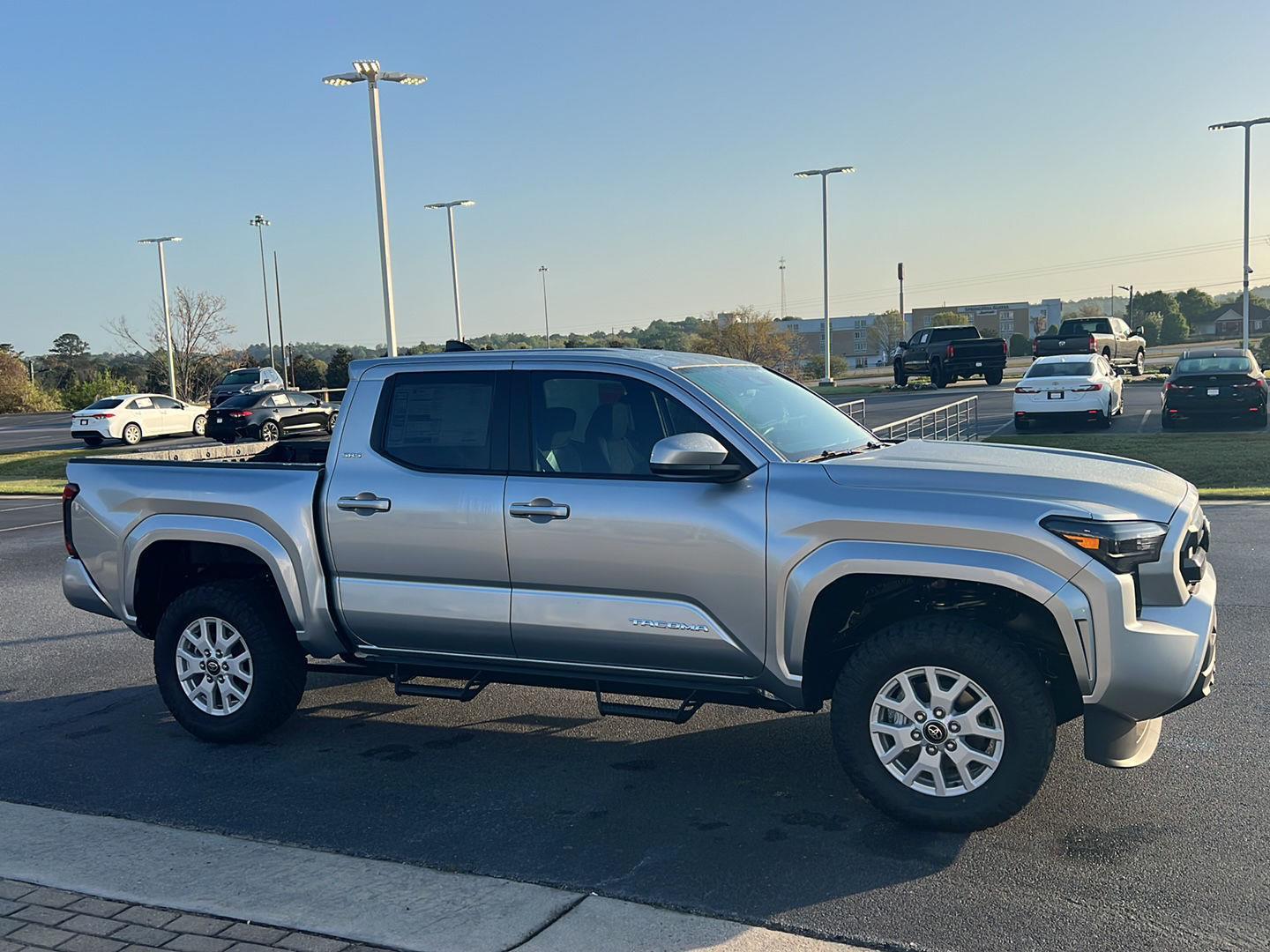 View vehicle photo 7