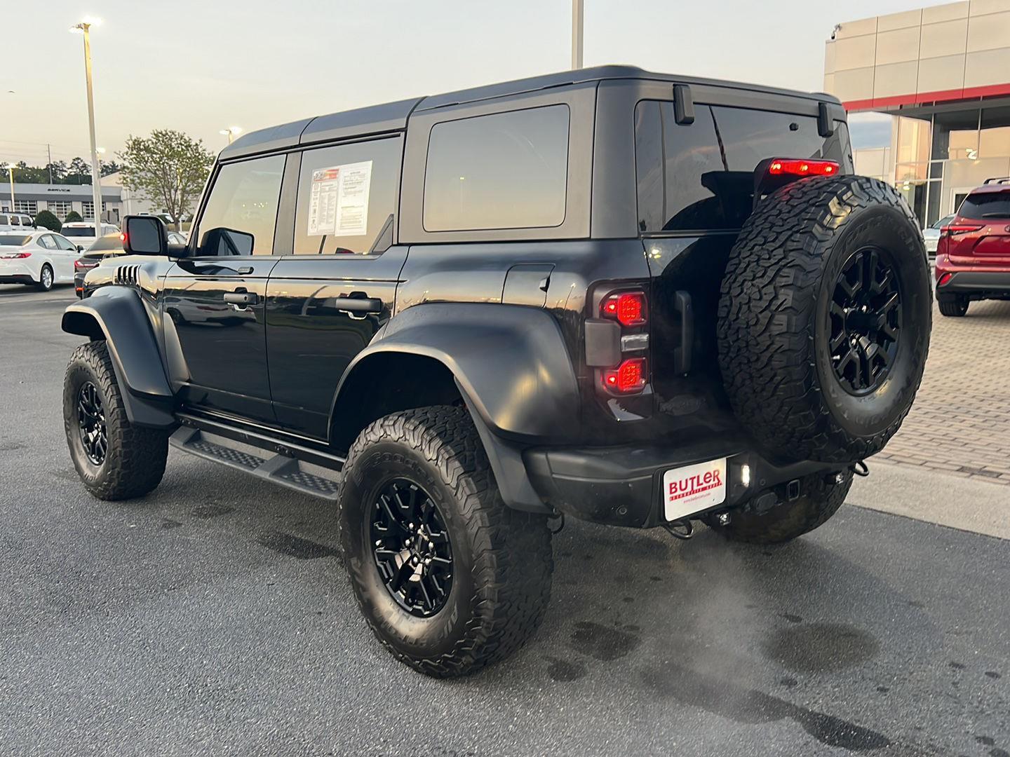 View vehicle photo 4