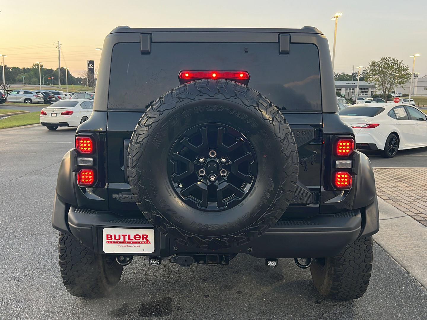 View vehicle photo 5