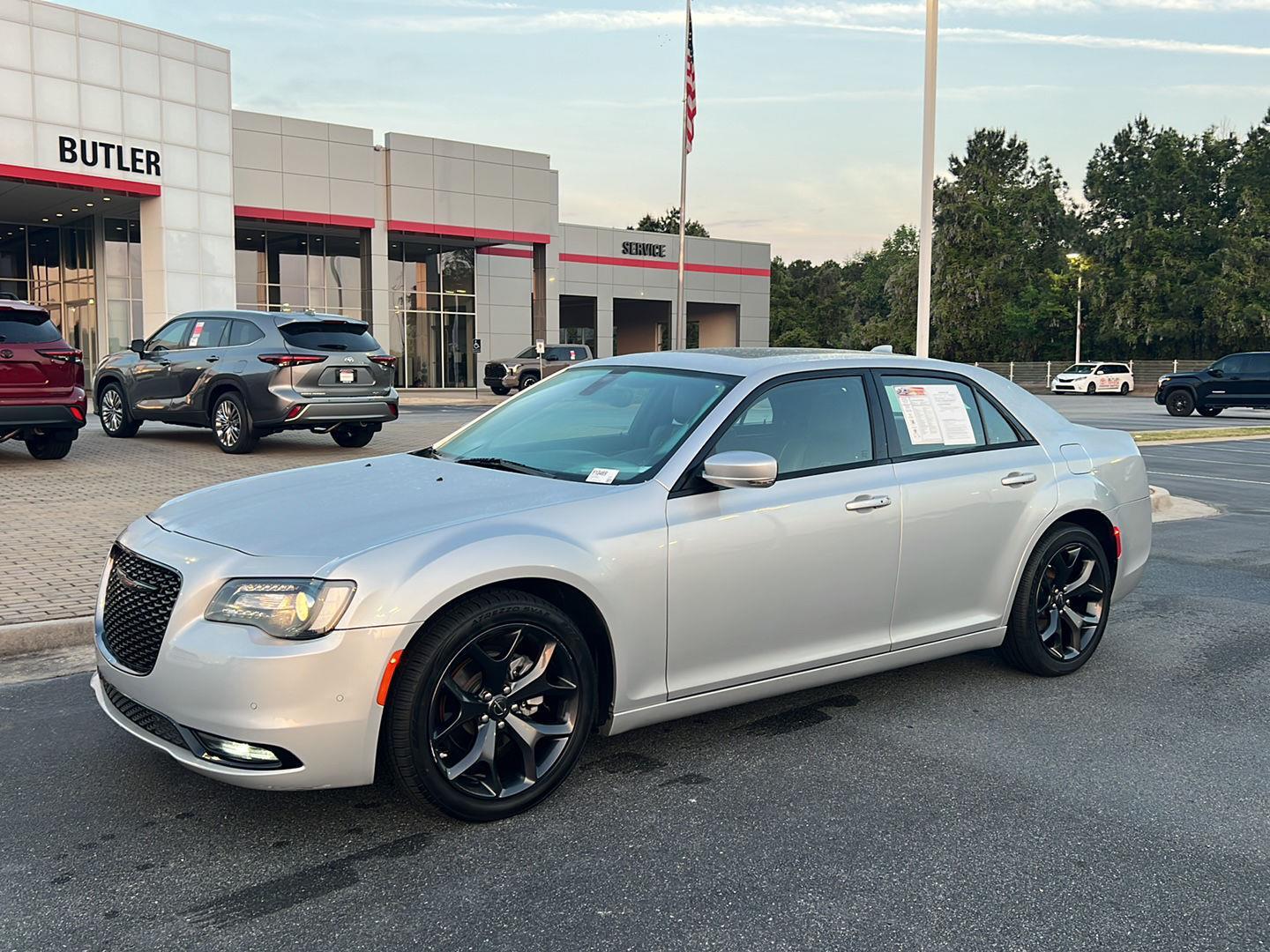 View vehicle photo 2