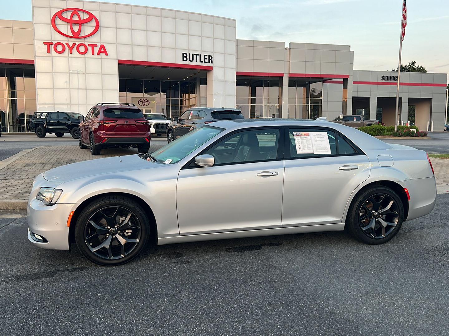 View vehicle photo 3