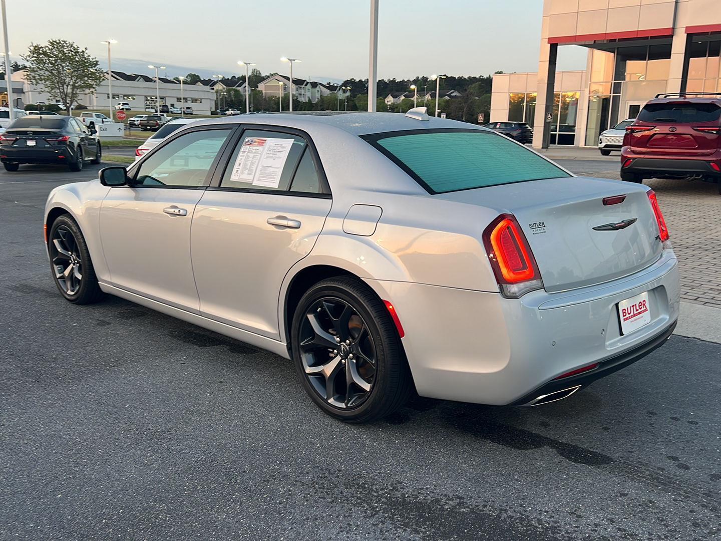 View vehicle photo 4