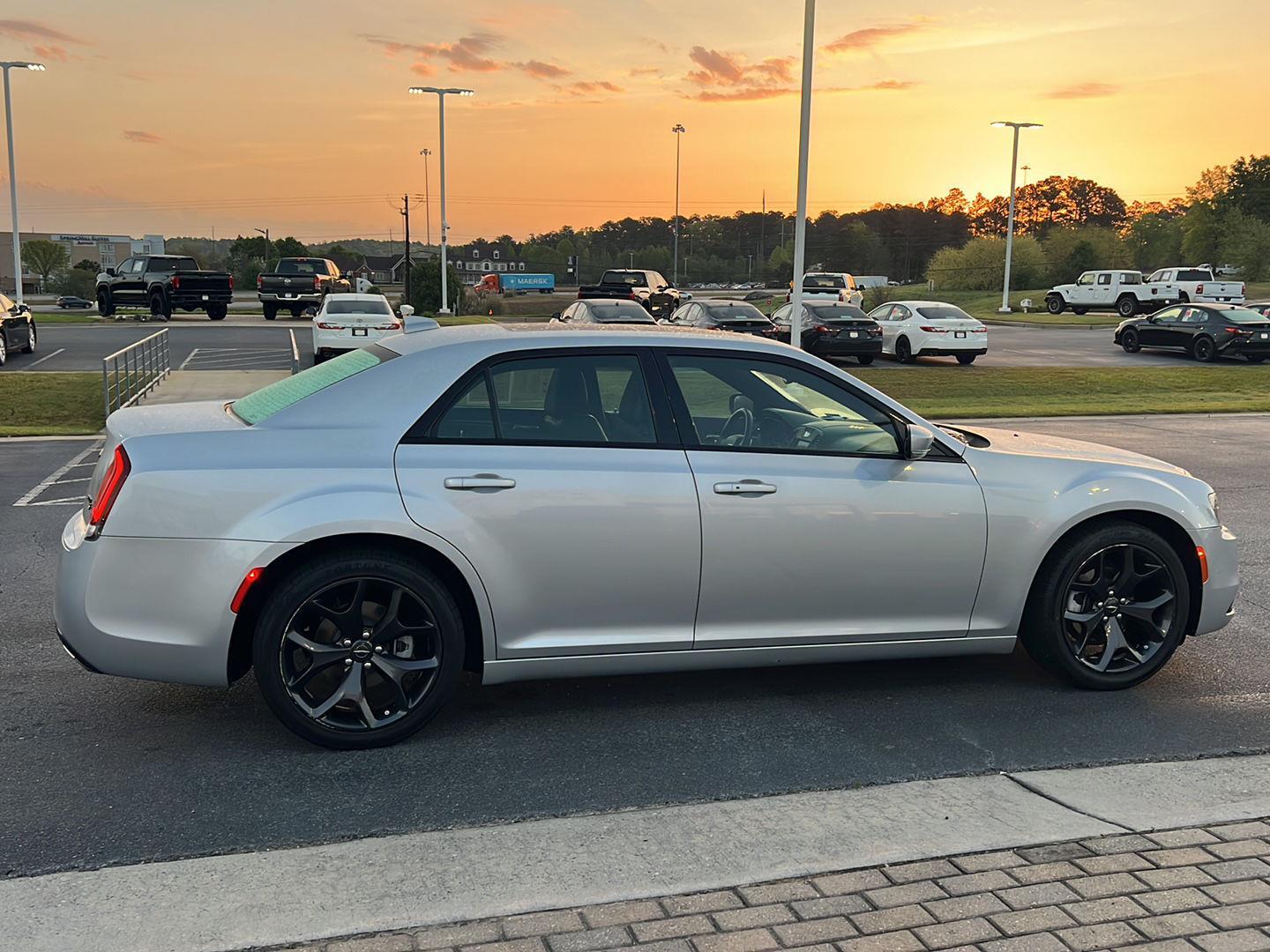 View vehicle photo 7