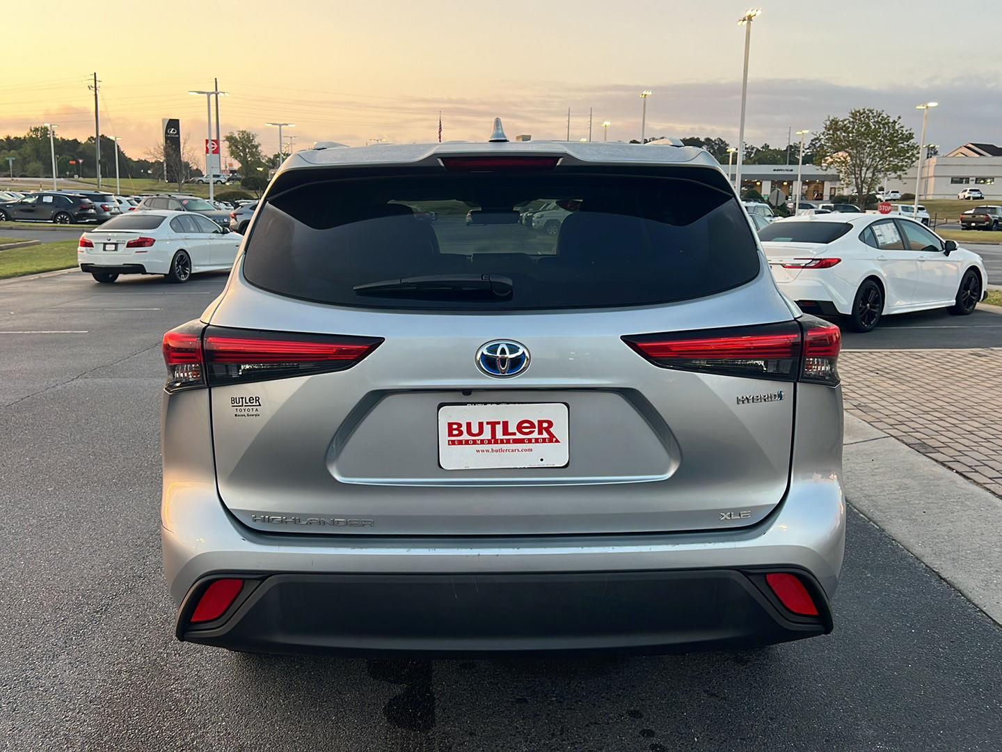 View vehicle photo 5