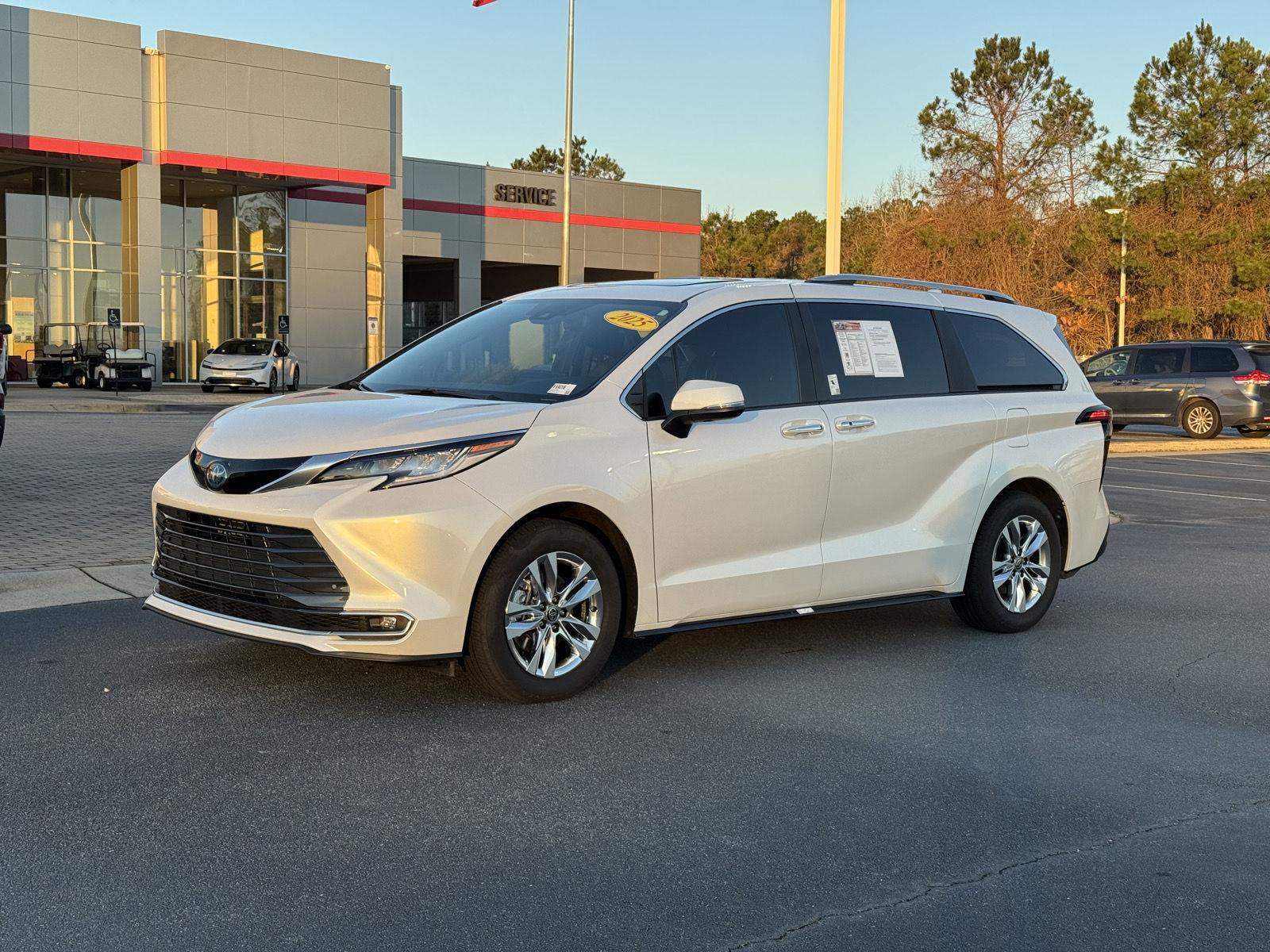 2025 Toyota Sienna Limited 7-Passenger FWD