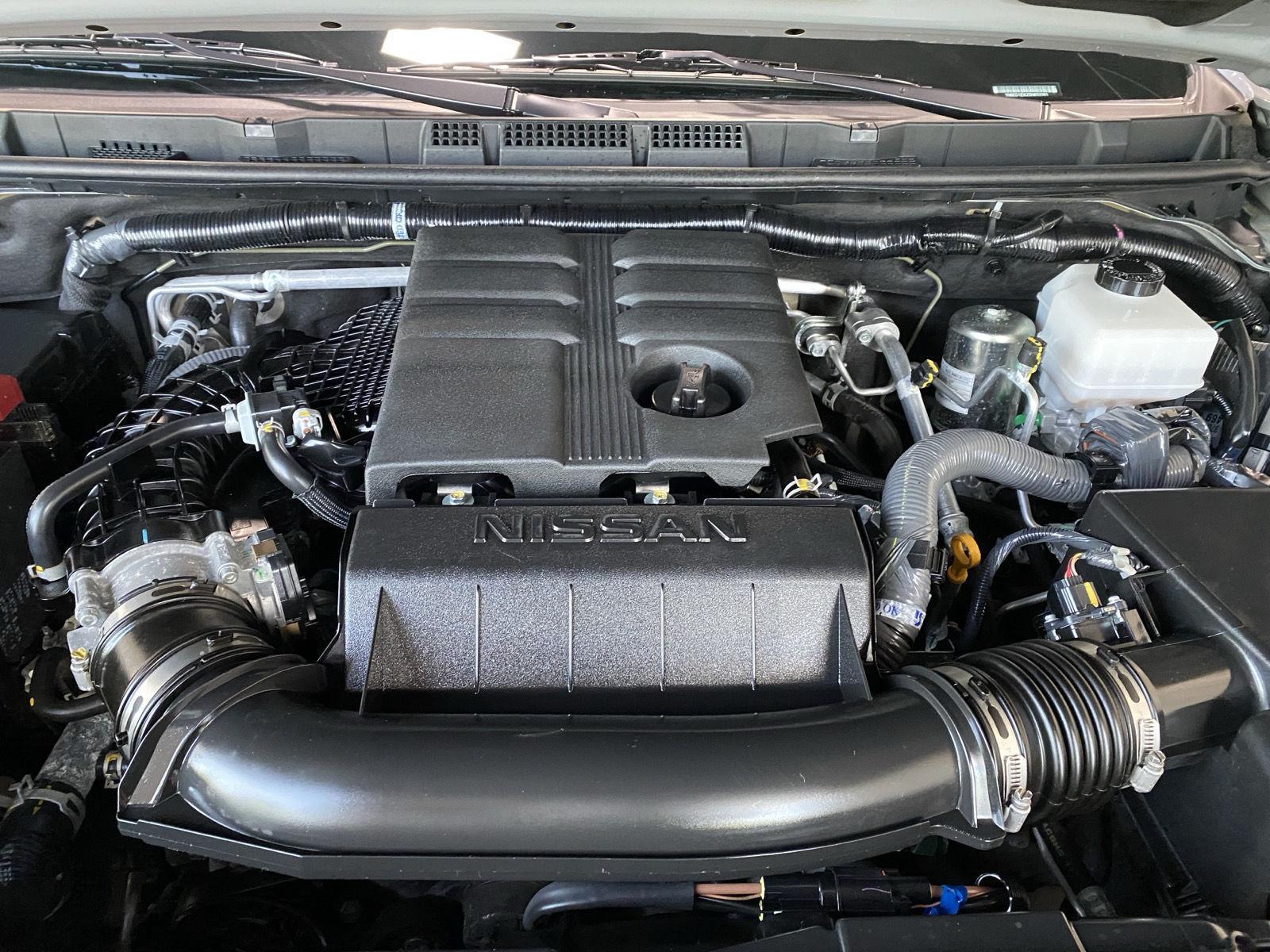Used 2025 Boulder Gray Pearl Nissan PRO-4X image 9