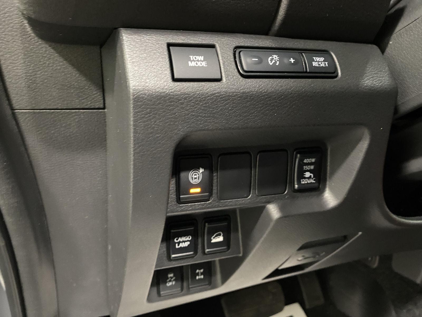 Used 2025 Boulder Gray Pearl Nissan PRO-4X image 18