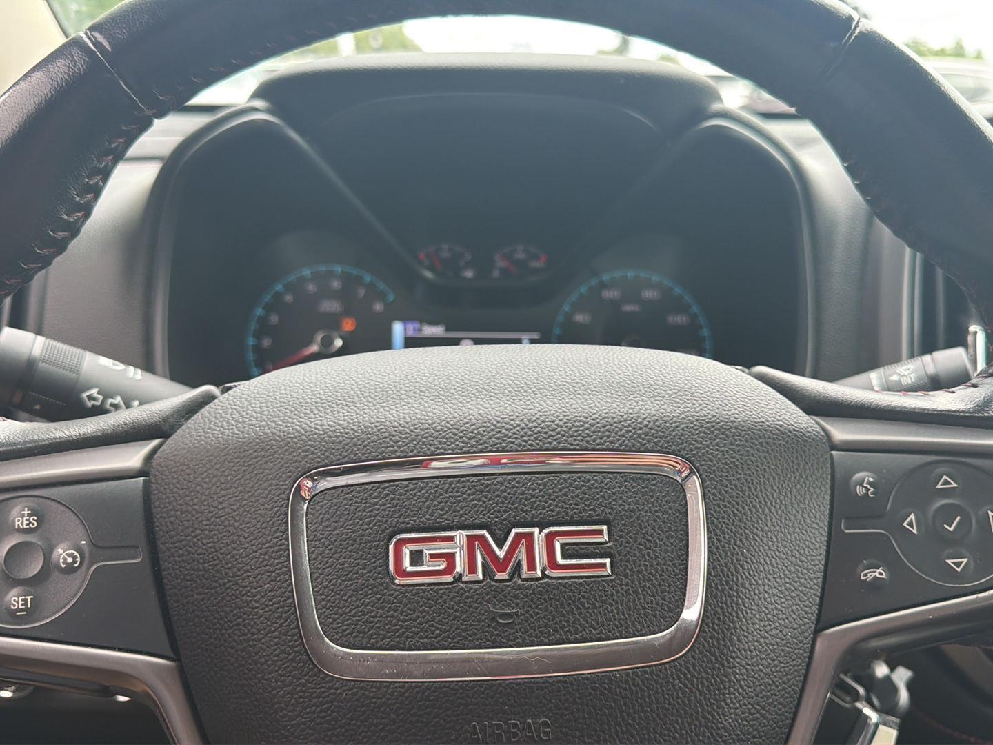 Used 2017 Onyx Black GMC 4WD SLE image 6