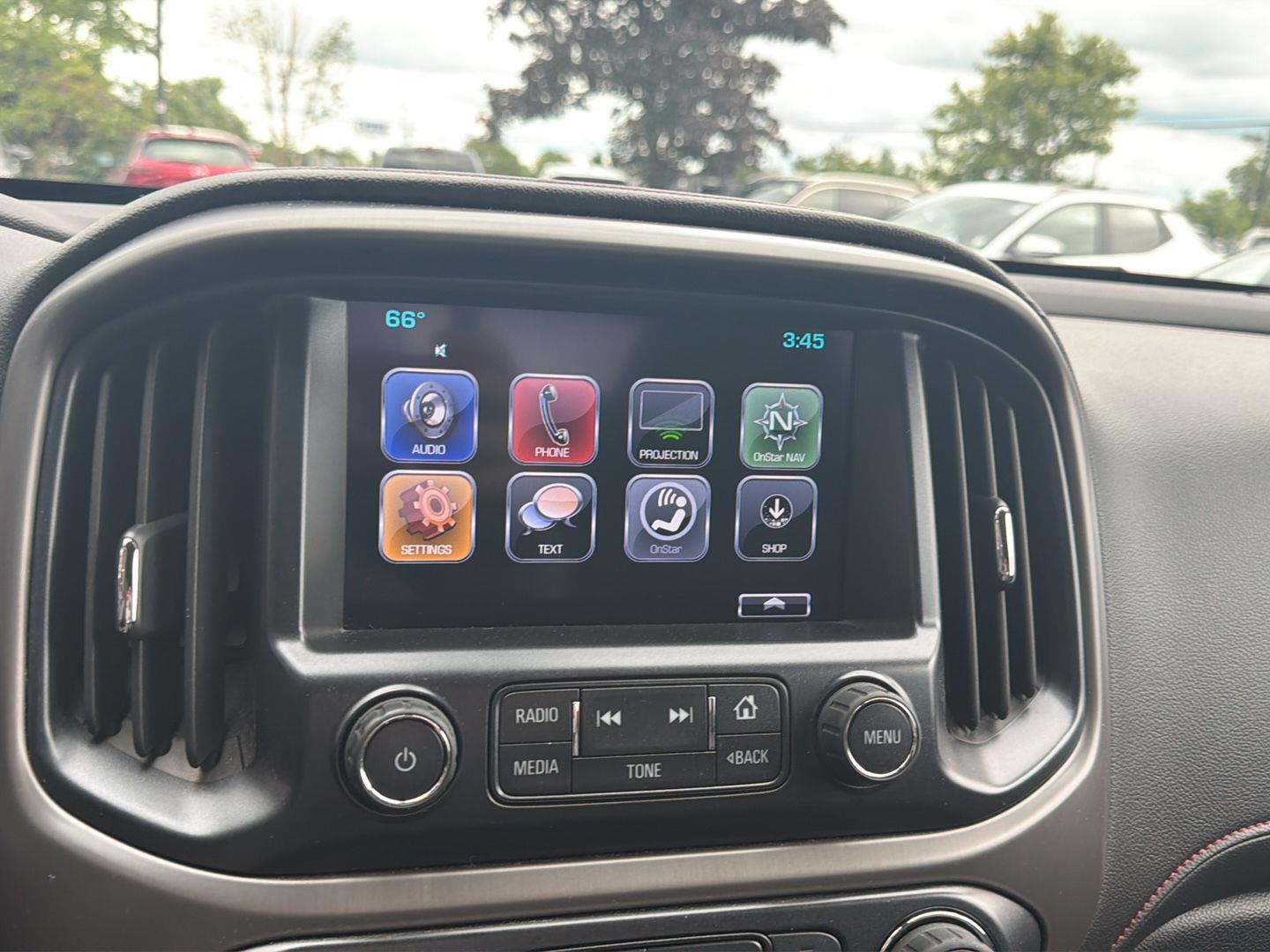 Used 2017 Onyx Black GMC 4WD SLE image 7
