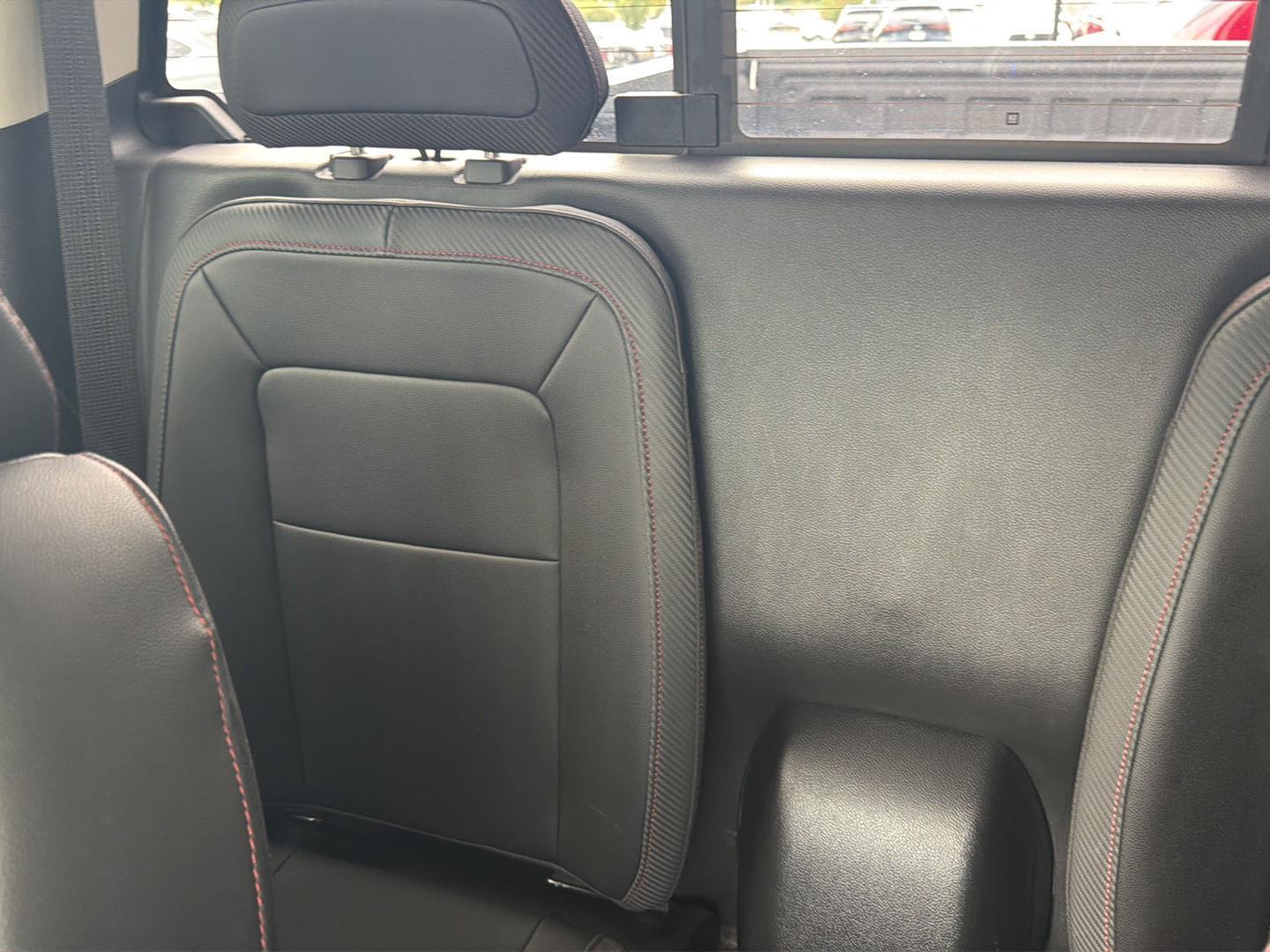 Used 2017 Onyx Black GMC 4WD SLE image 10