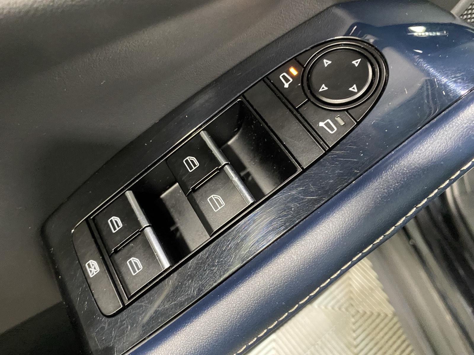 Used 2020 Jet Black Mazda Preferred image 17