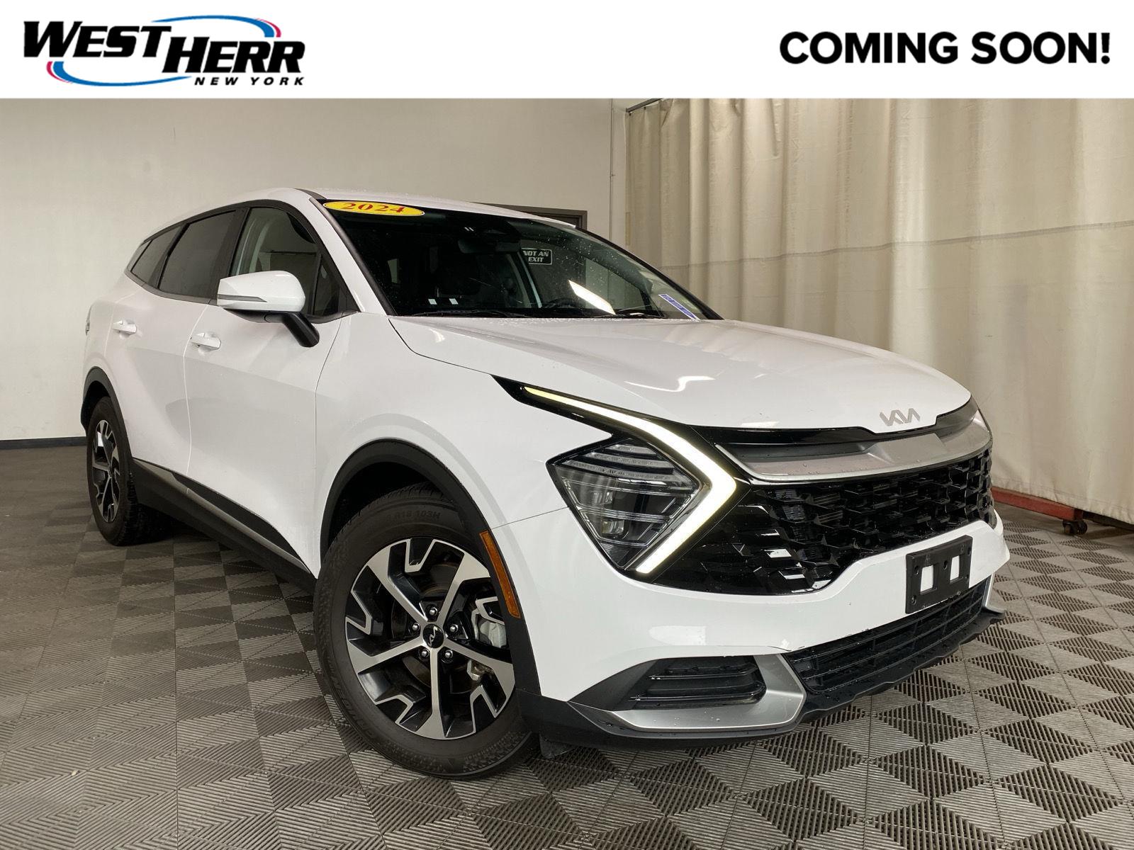 Glacial White Pearl 2024 Kia Sportage SUV / Crossover Front-Wheel Drive 8-Speed Automatic