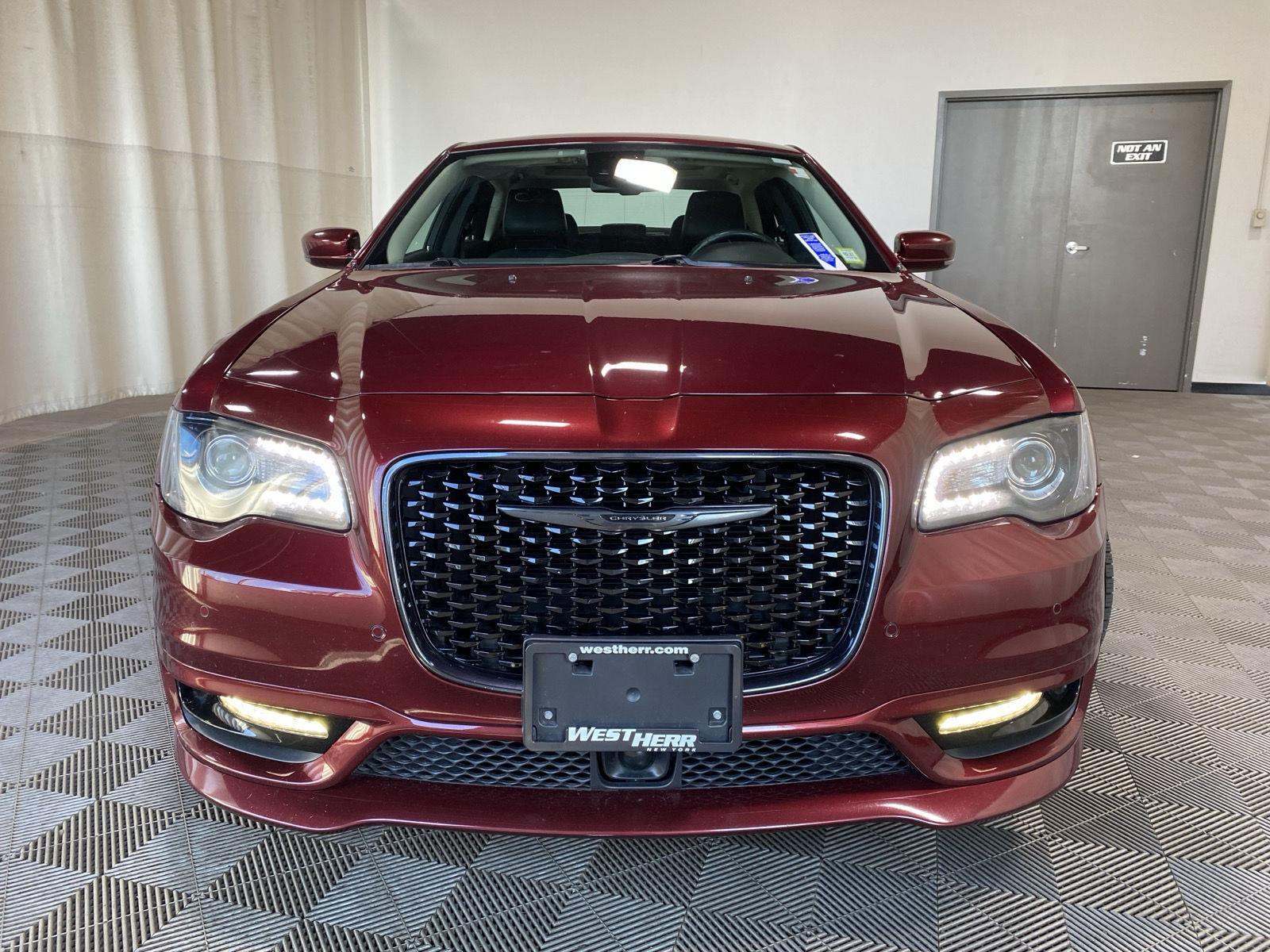 Used 2022 Velvet Red Pearlcoat Chrysler Touring L image 2