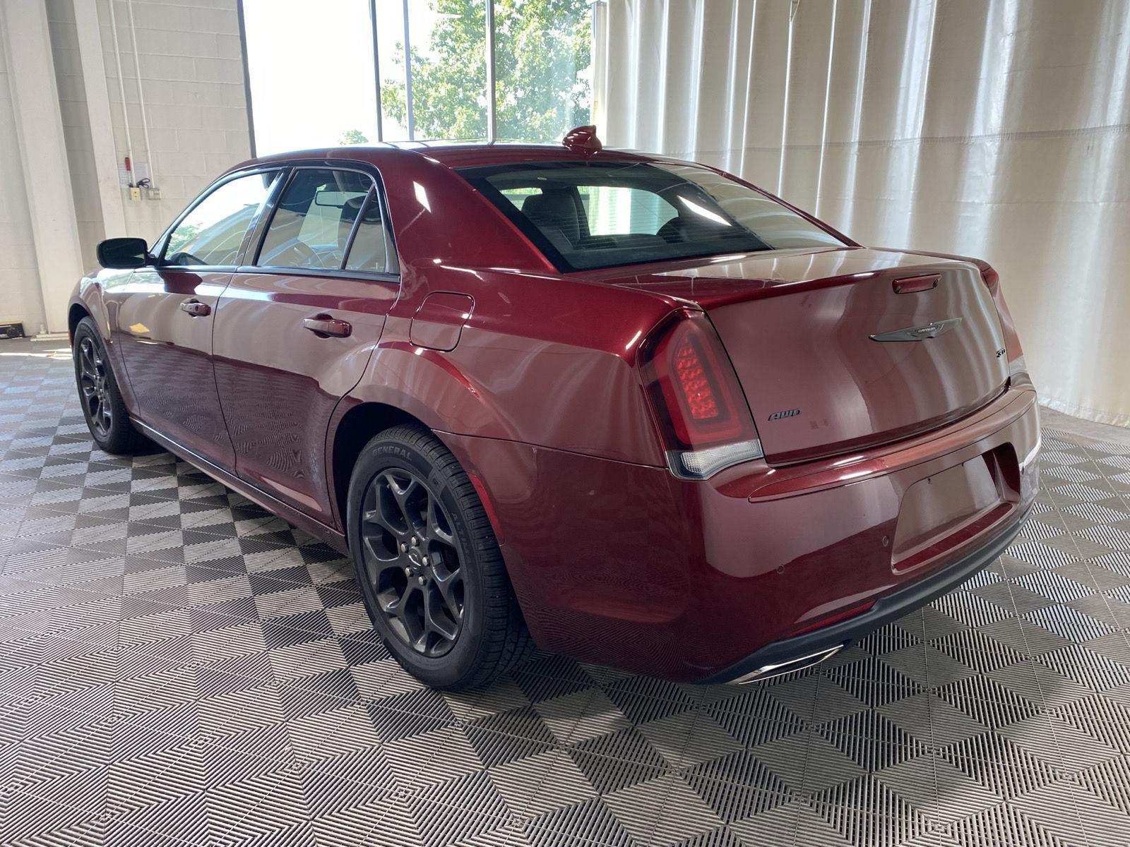 Used 2022 Velvet Red Pearlcoat Chrysler Touring L image 5