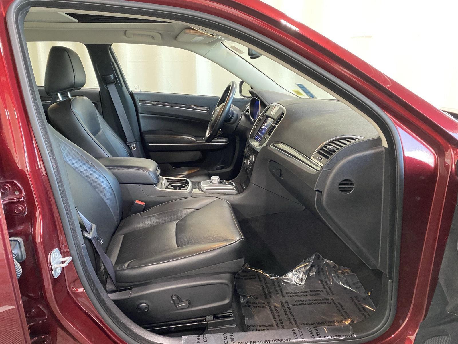 Used 2022 Velvet Red Pearlcoat Chrysler Touring L image 11