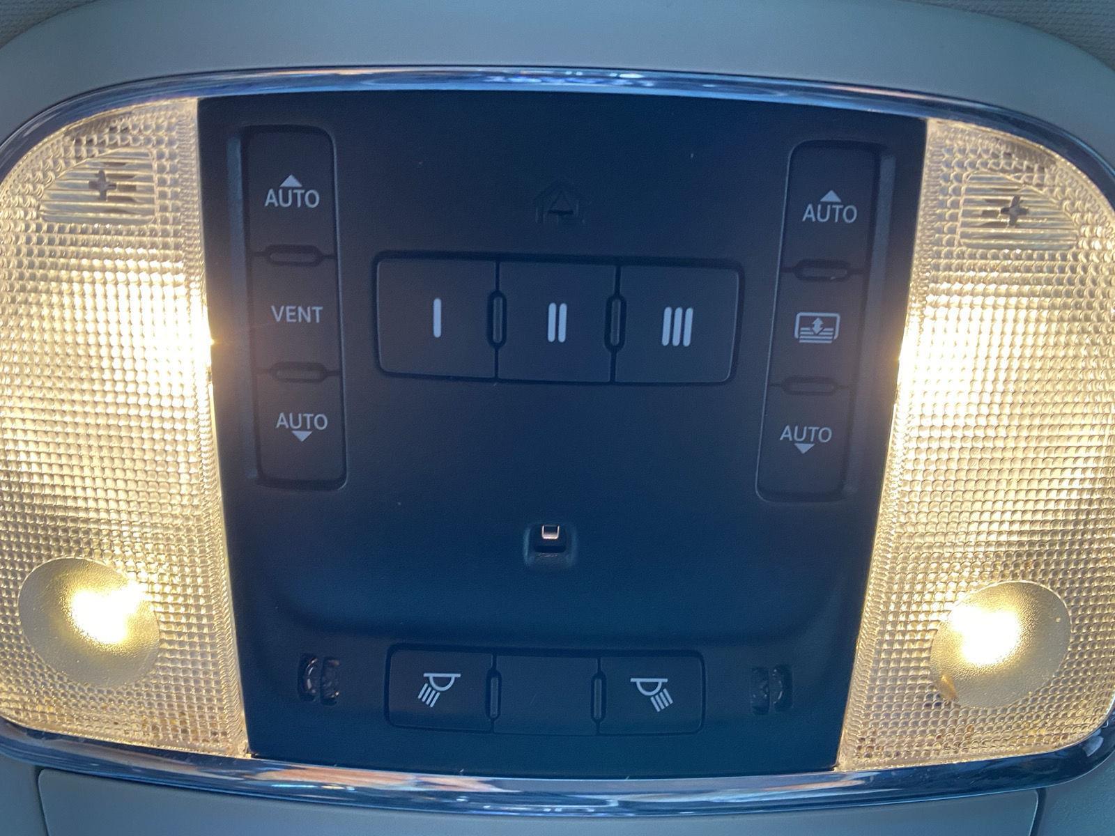 Used 2022 Velvet Red Pearlcoat Chrysler Touring L image 23