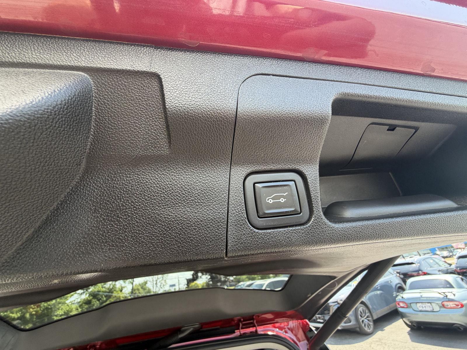 Used 2020 Red Quartz Tintcoat GMC SLE image 11